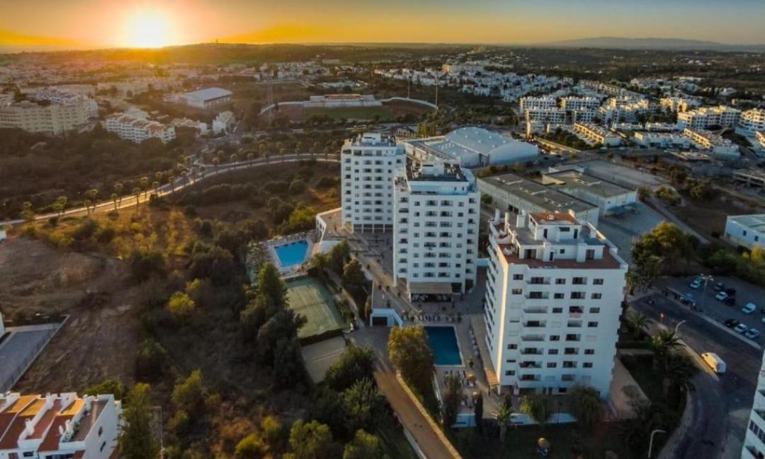 The Albufeira Concierge - Pool & Sunset Balconies Lägenhet Exteriör bild